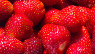 200 // 365 - Strawberries // Erdbeeren